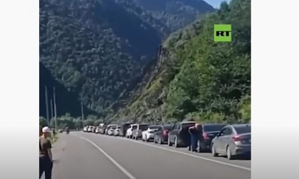 Կիլոմետրանոց հերթեր՝ Հայաստանը և Ռուսաստանը միացնող միակ ցամաքային ճանապարհին